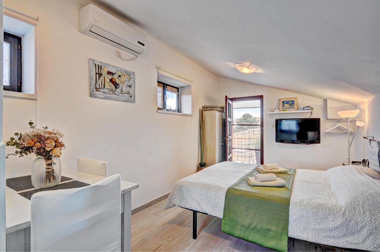 Apartments Babic Fažana エクステリア 写真