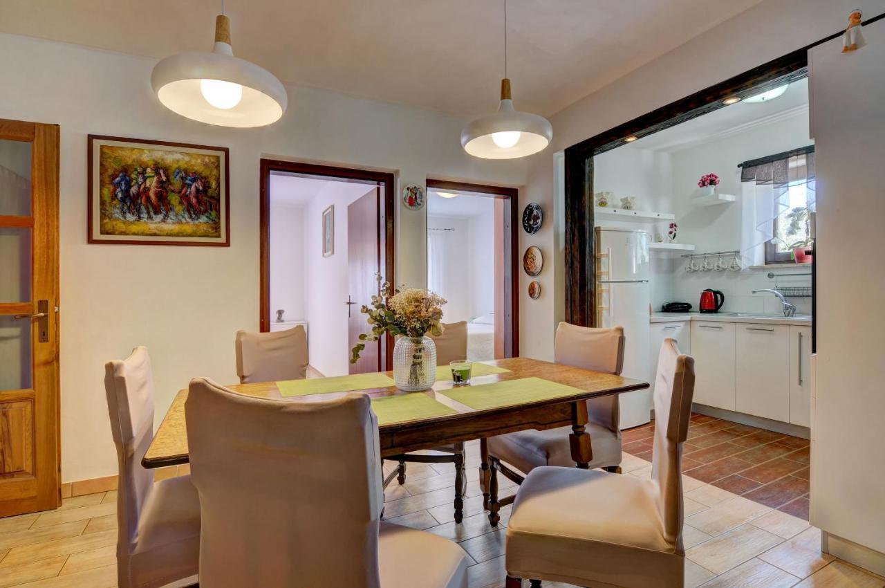 Apartments Babic Fažana エクステリア 写真