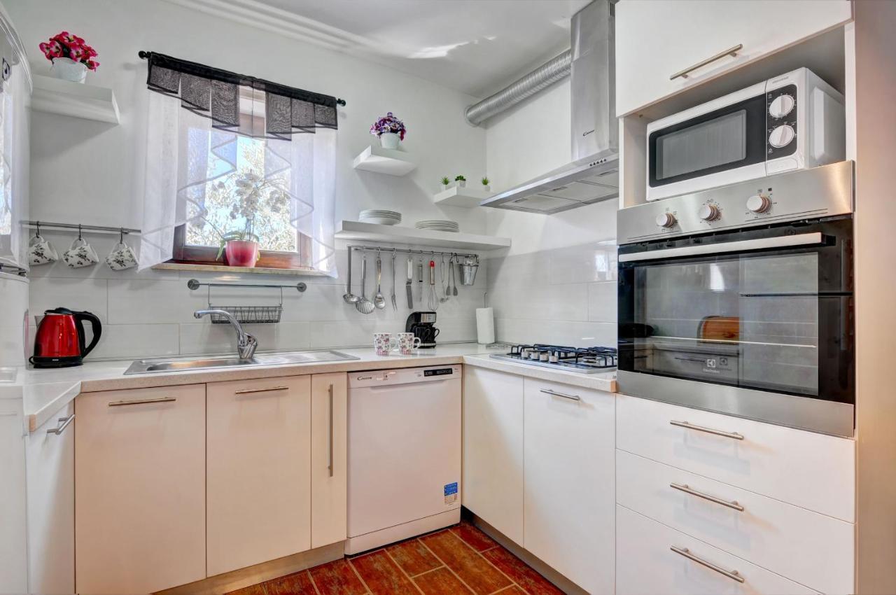 Apartments Babic Fažana エクステリア 写真