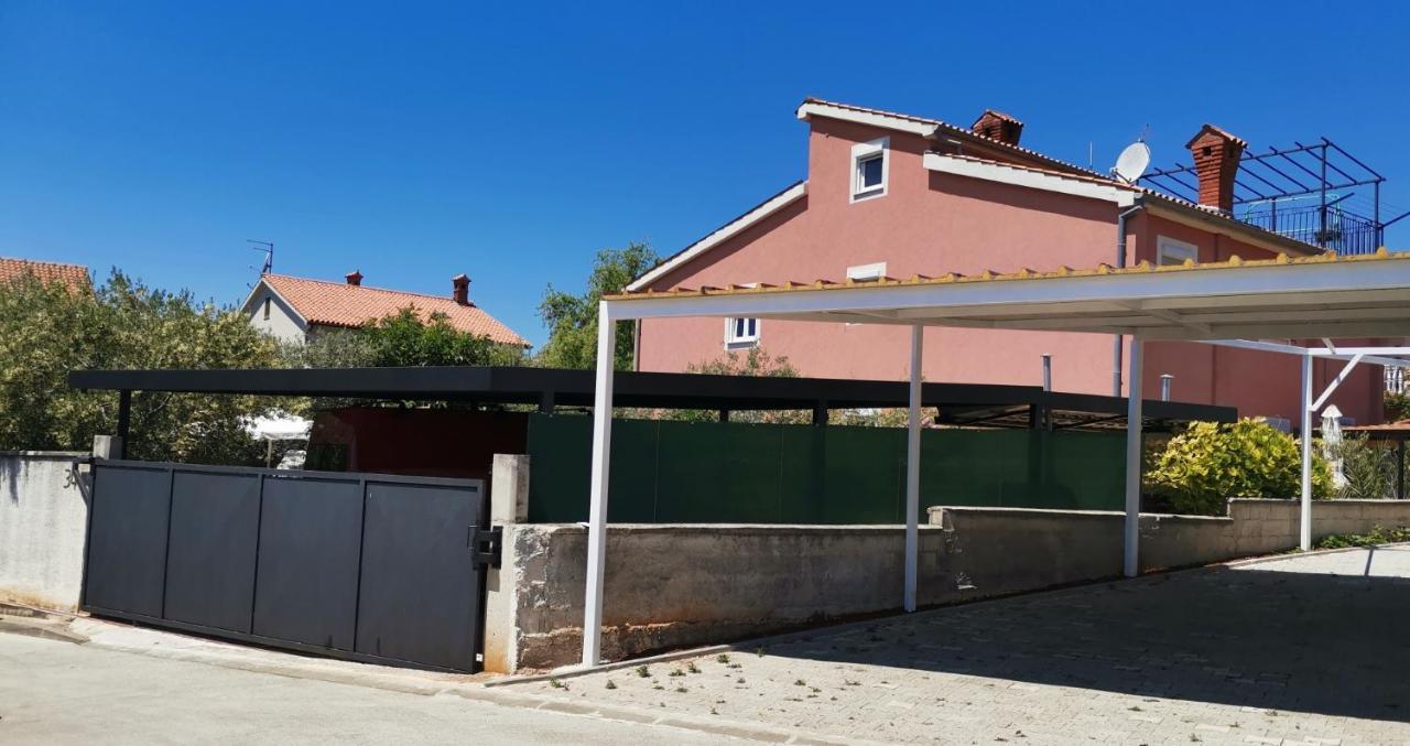 Apartments Babic Fažana エクステリア 写真