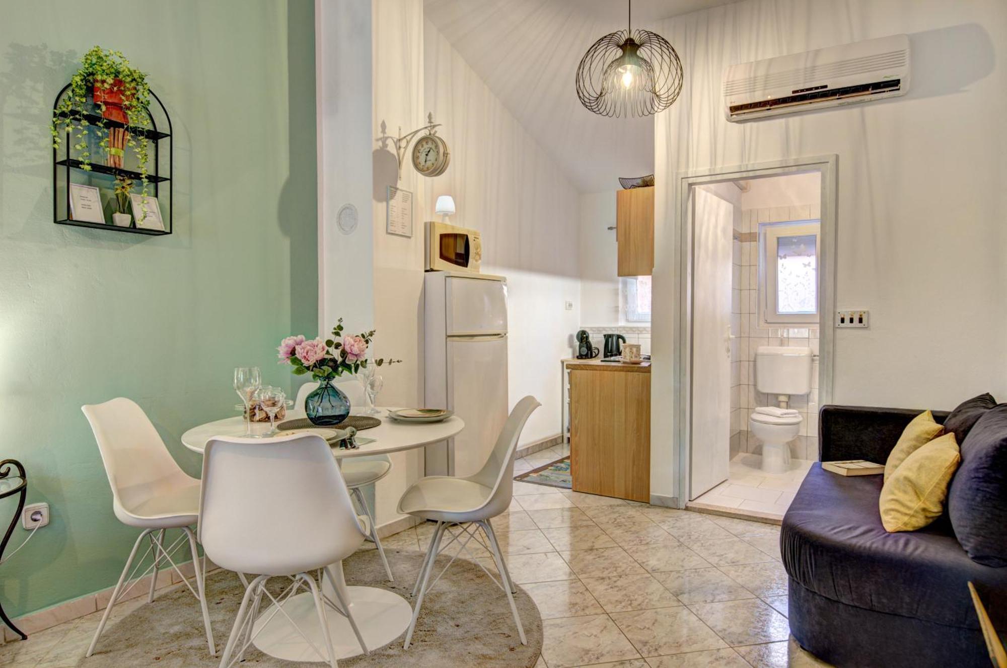 Apartments Babic Fažana エクステリア 写真